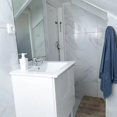 Homestay Santos In With River View Lisbon
