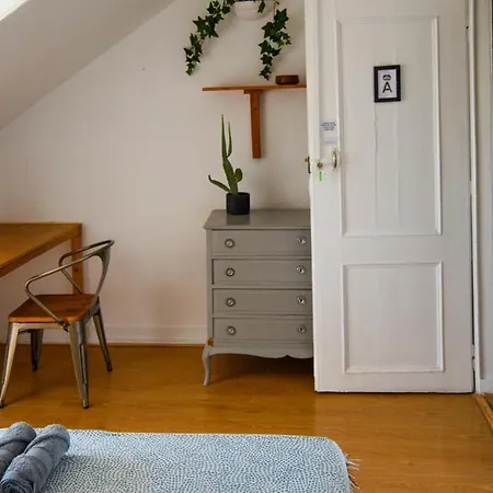 Santos In With River View Homestay