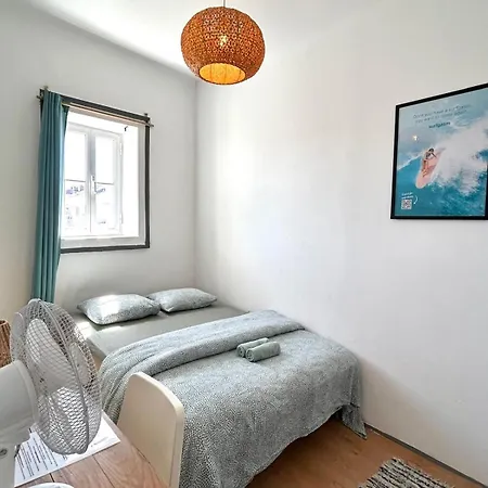 Homestay Santos In With River View Lisbon