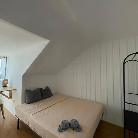 Homestay Santos In With River View Lisbon